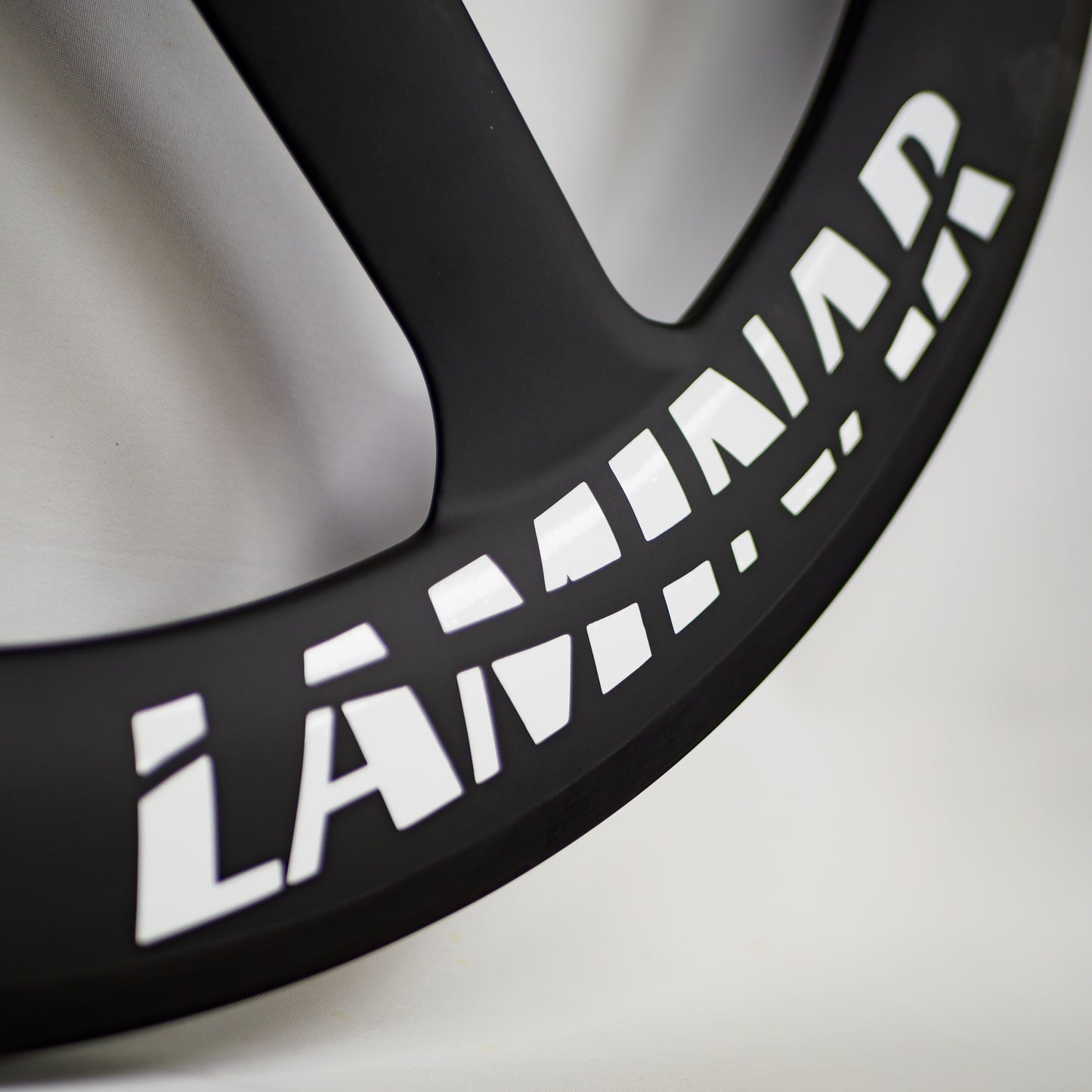 Laminar Tri-Spoke